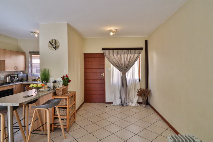 To Let 2 Bedroom Property for Rent in Noordwyk Gauteng