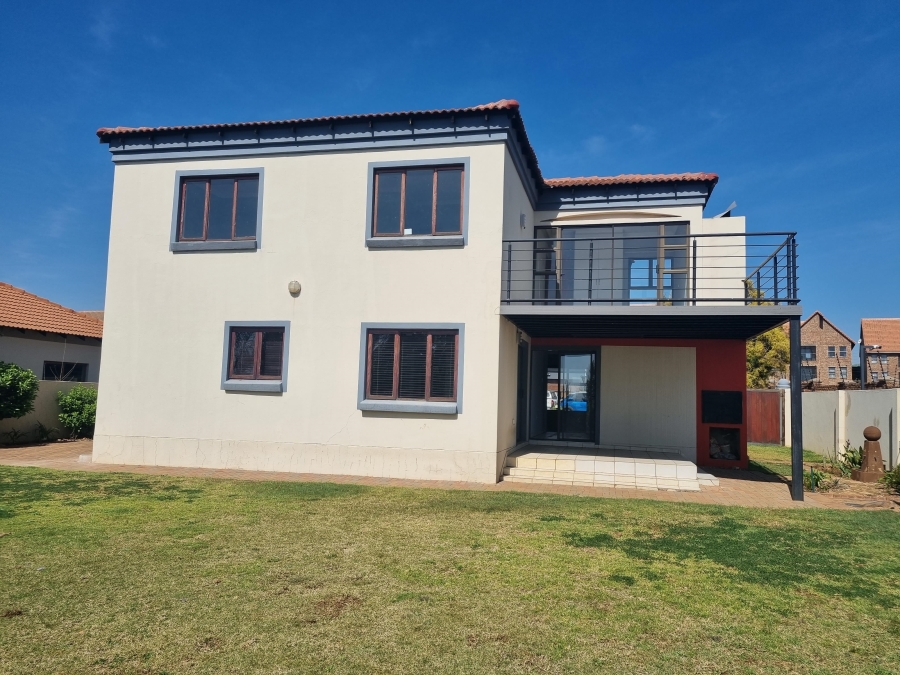 4 Bedroom Property for Sale in Willow Acres Gauteng