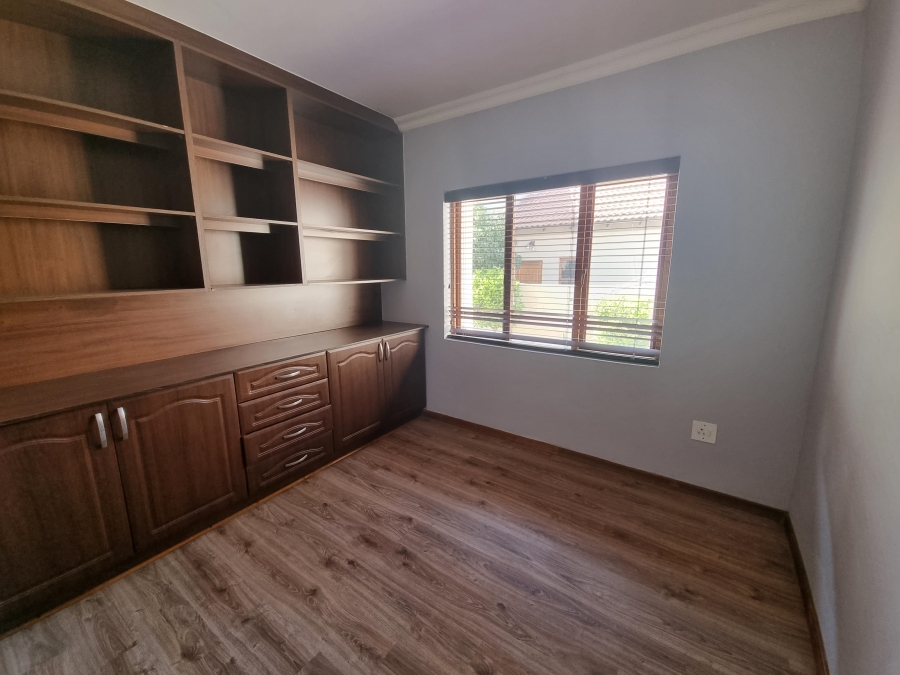 4 Bedroom Property for Sale in Willow Acres Gauteng