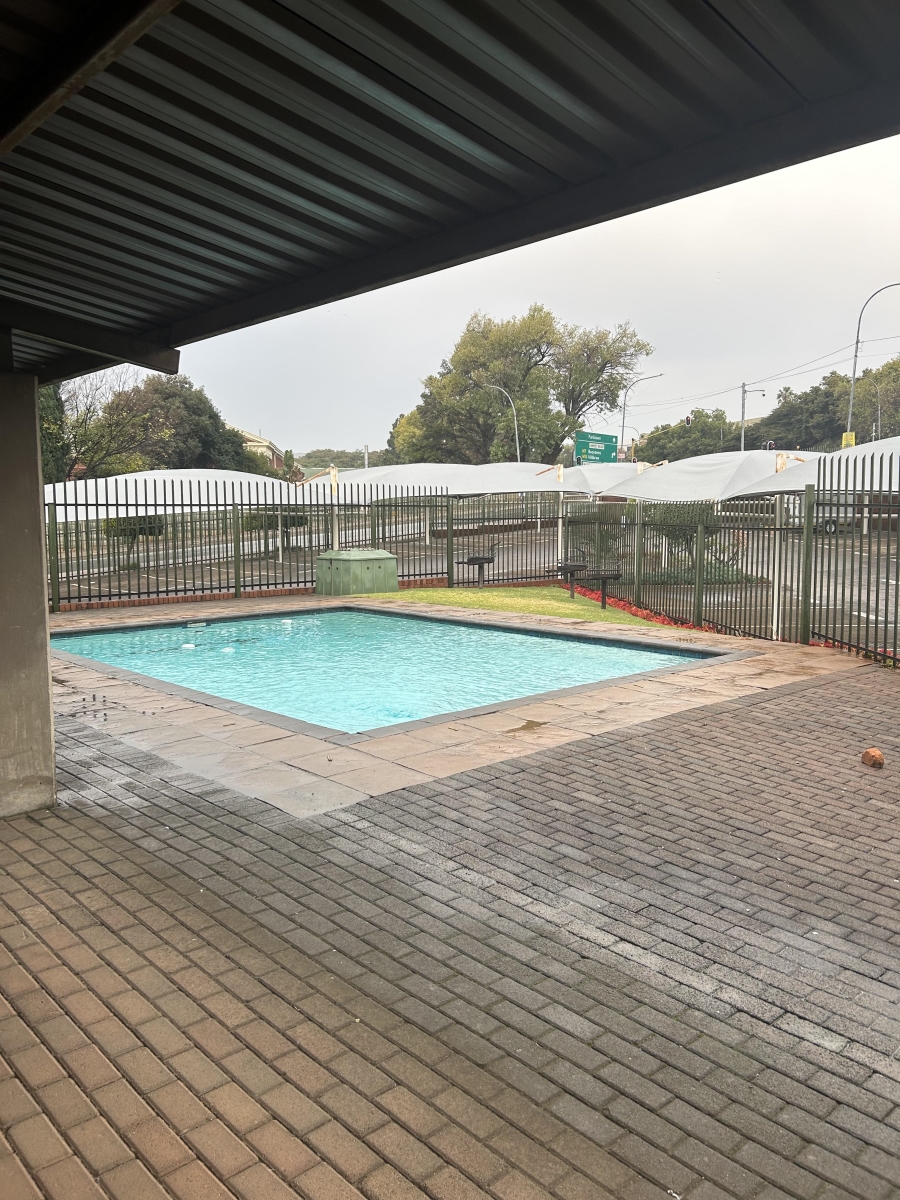 To Let 1 Bedroom Property for Rent in Braamfontein Werf Gauteng