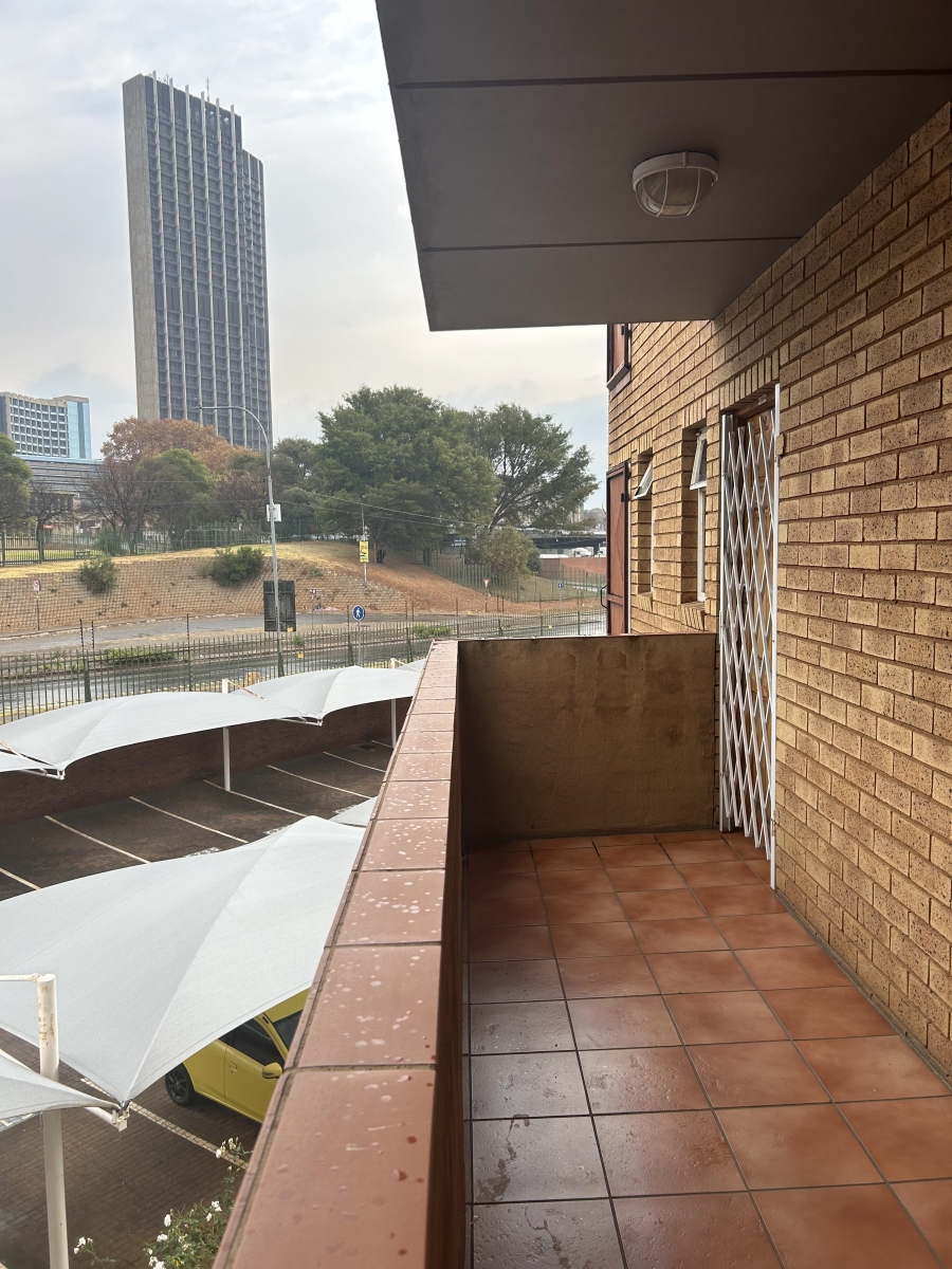 To Let 1 Bedroom Property for Rent in Braamfontein Werf Gauteng