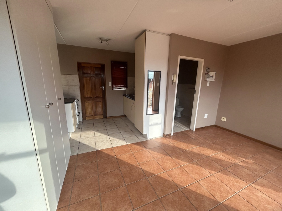 To Let 1 Bedroom Property for Rent in Braamfontein Werf Gauteng