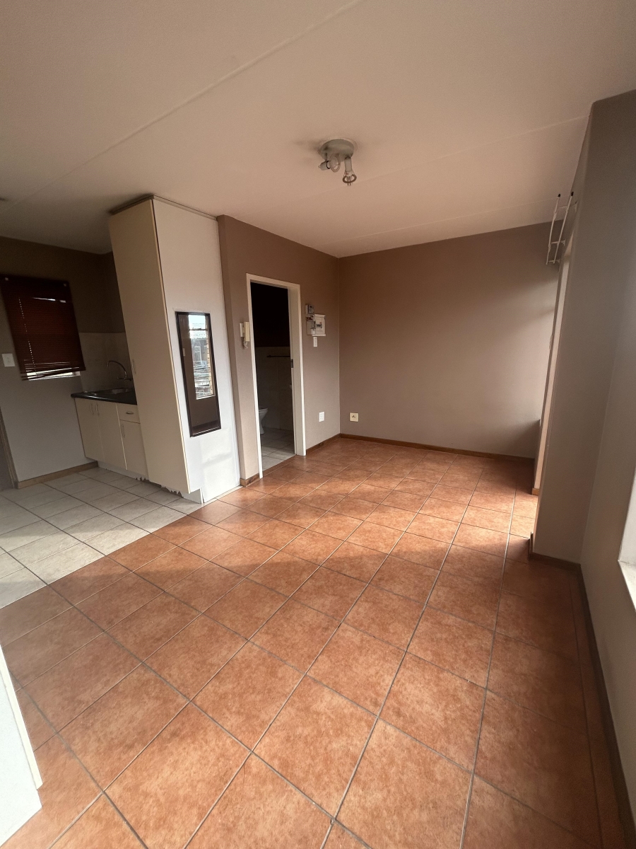 To Let 1 Bedroom Property for Rent in Braamfontein Werf Gauteng