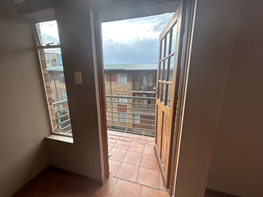 To Let 1 Bedroom Property for Rent in Braamfontein Werf Gauteng