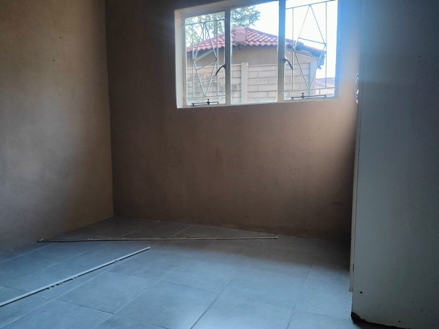 To Let 2 Bedroom Property for Rent in Silverton Gauteng