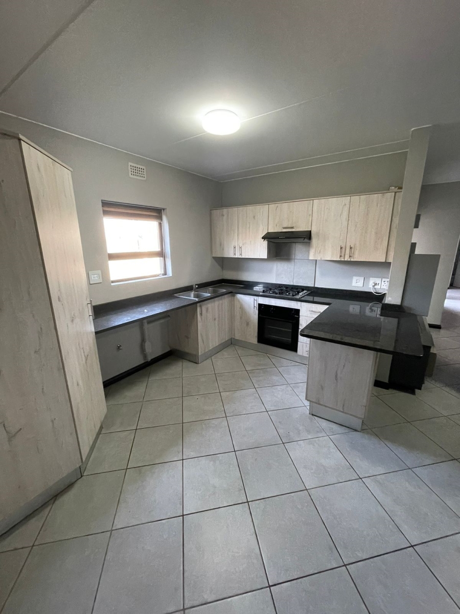 To Let 2 Bedroom Property for Rent in Norton Home Estate AH Gauteng