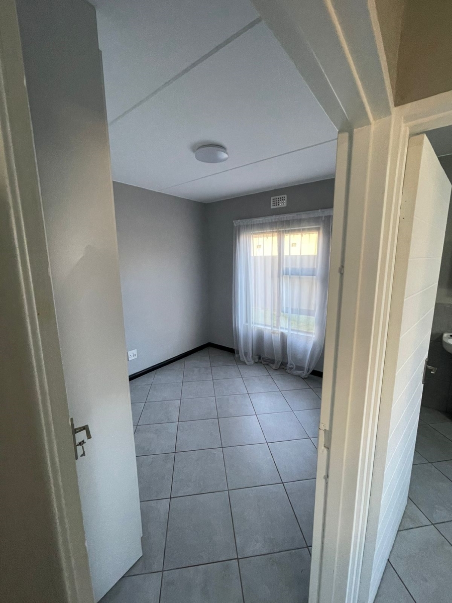 To Let 2 Bedroom Property for Rent in Norton Home Estate AH Gauteng