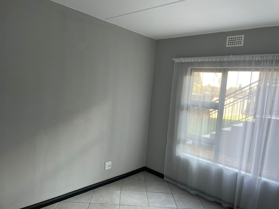 To Let 2 Bedroom Property for Rent in Norton Home Estate AH Gauteng