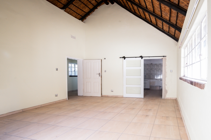 2 Bedroom Property for Sale in Roodekrans Gauteng