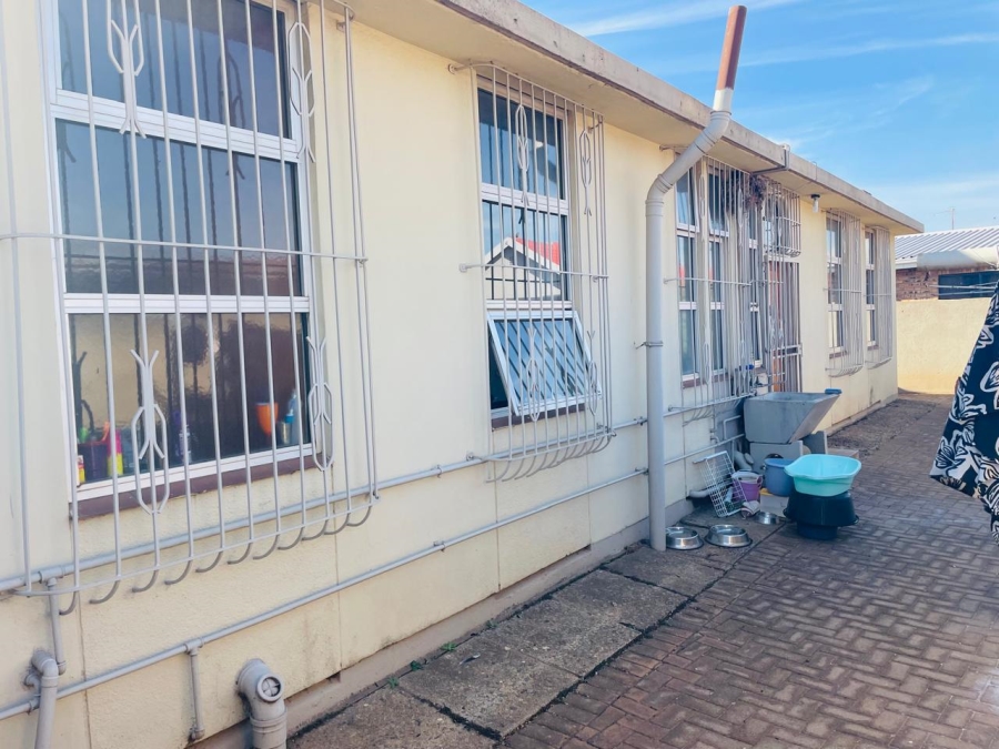 3 Bedroom Property for Sale in Pimville Zone 5 Gauteng