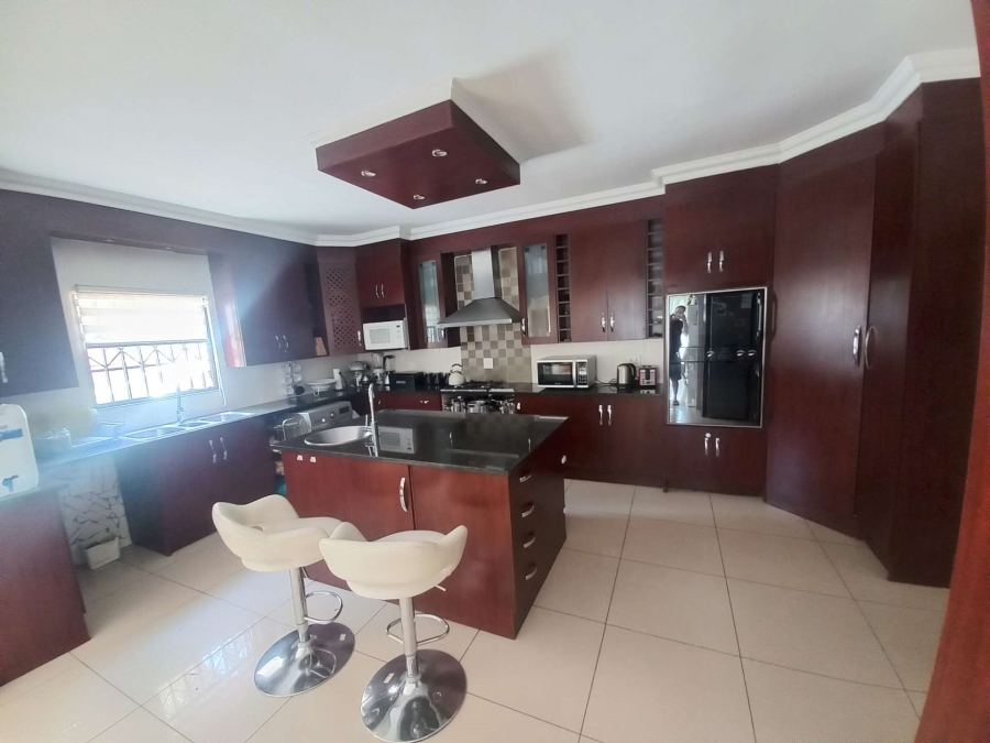 5 Bedroom Property for Sale in Rooihuiskraal Gauteng