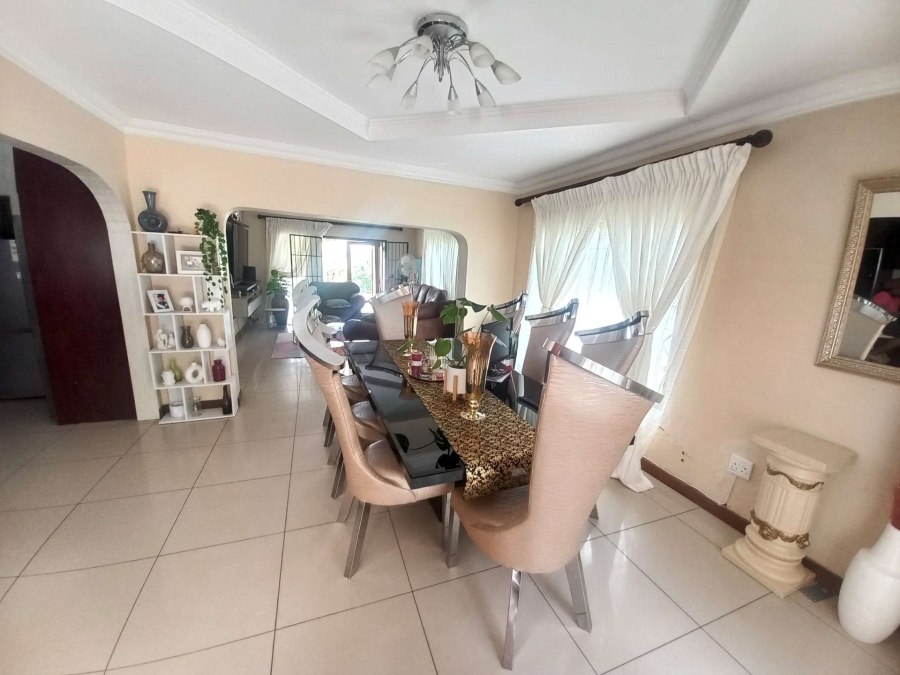 5 Bedroom Property for Sale in Rooihuiskraal Gauteng