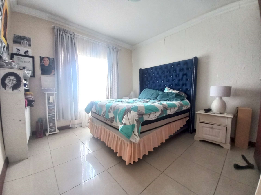 5 Bedroom Property for Sale in Rooihuiskraal Gauteng