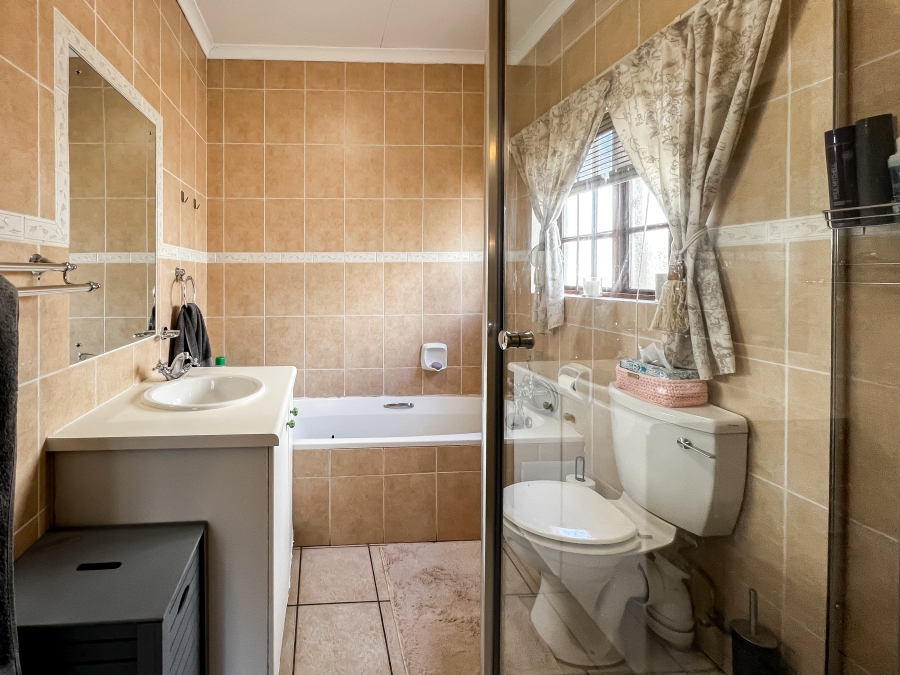 3 Bedroom Property for Sale in Lonehill Gauteng