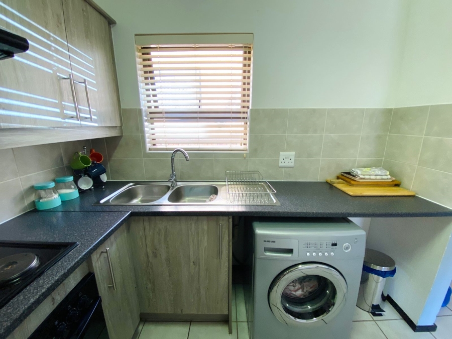 To Let 2 Bedroom Property for Rent in Spartan Gauteng