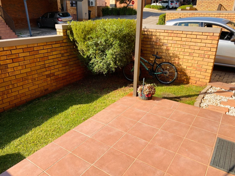 To Let 2 Bedroom Property for Rent in Spartan Gauteng