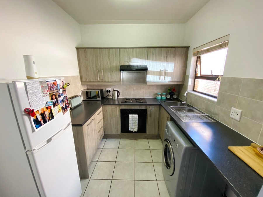 To Let 2 Bedroom Property for Rent in Spartan Gauteng