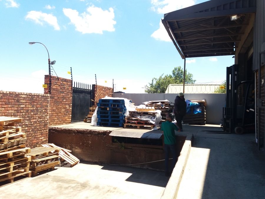 To Let commercial Property for Rent in Spartan Gauteng