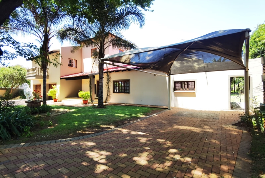 5 Bedroom Property for Sale in Sonneveld Gauteng