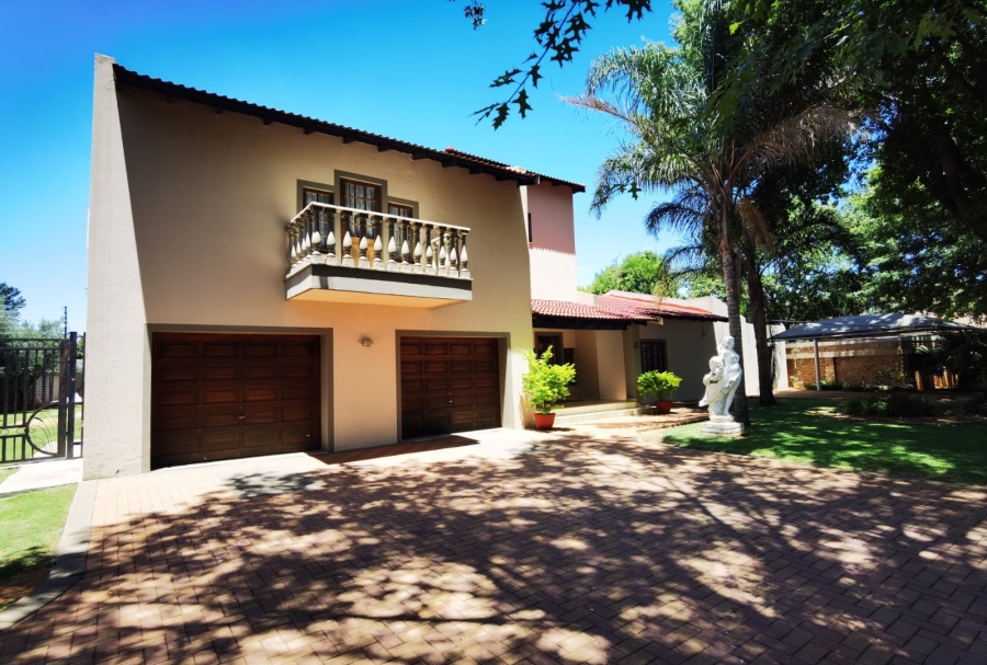 5 Bedroom Property for Sale in Sonneveld Gauteng