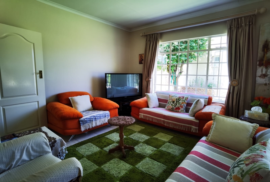 5 Bedroom Property for Sale in Sonneveld Gauteng