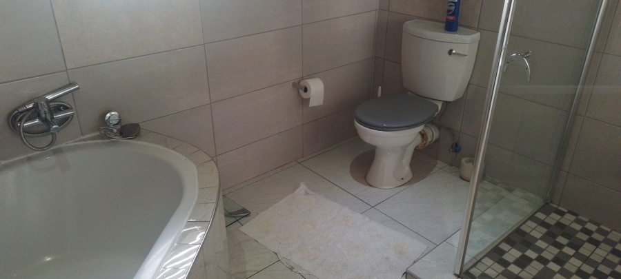 4 Bedroom Property for Sale in Helderwyk Gauteng