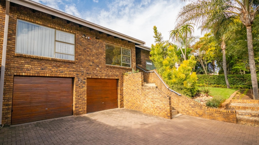 5 Bedroom Property for Sale in Moreleta Park Gauteng