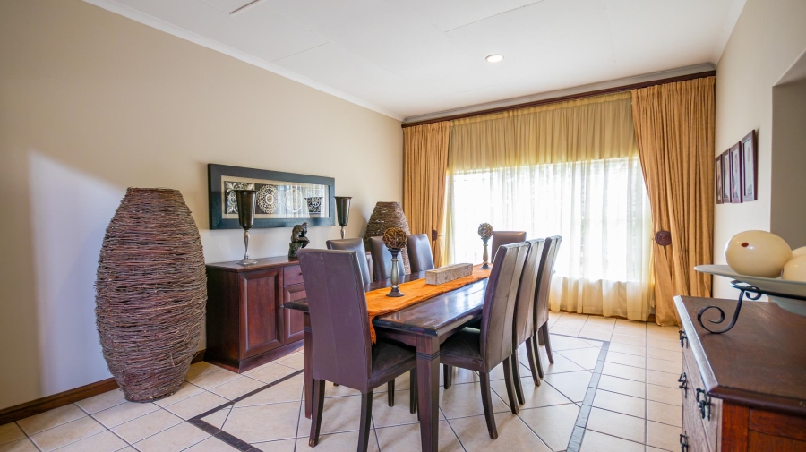 5 Bedroom Property for Sale in Moreleta Park Gauteng