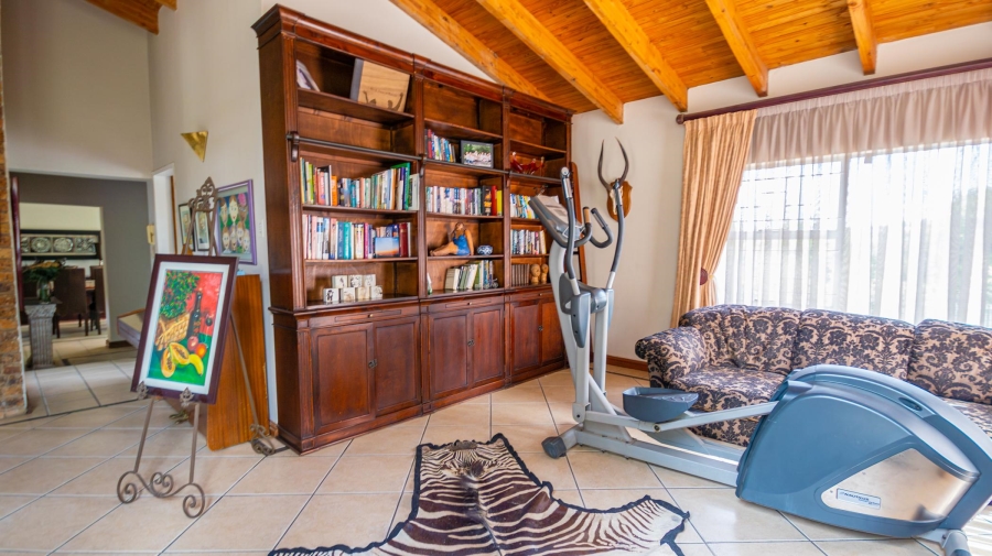 5 Bedroom Property for Sale in Moreleta Park Gauteng