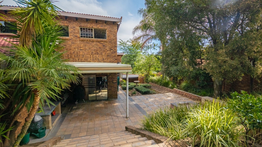 5 Bedroom Property for Sale in Moreleta Park Gauteng