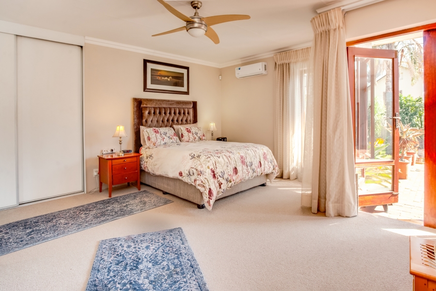 5 Bedroom Property for Sale in Lonehill Gauteng