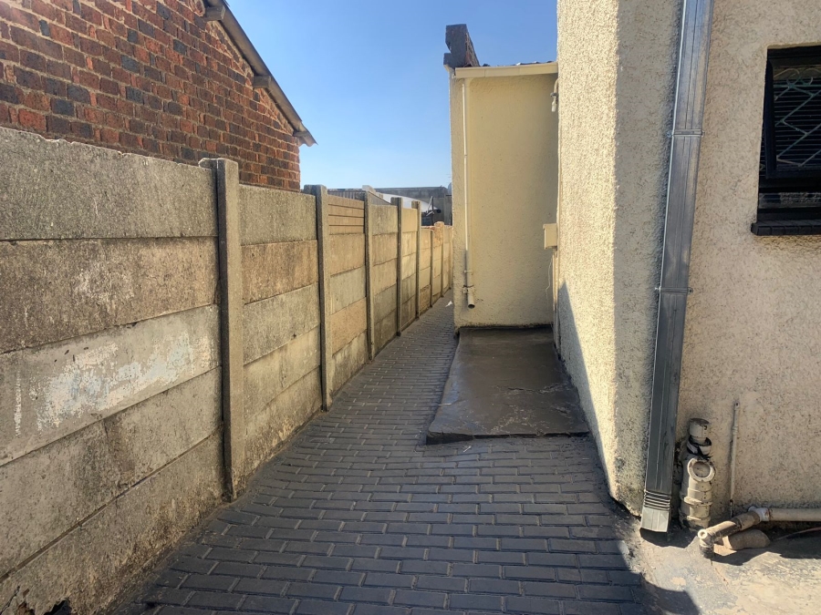 9 Bedroom Property for Sale in Umthambeka Gauteng