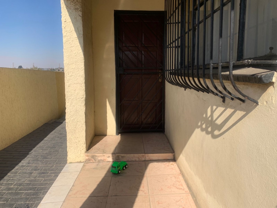 9 Bedroom Property for Sale in Umthambeka Gauteng