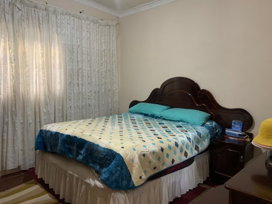 9 Bedroom Property for Sale in Umthambeka Gauteng