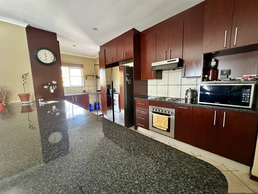 3 Bedroom Property for Sale in Thatchfield Estate Gauteng