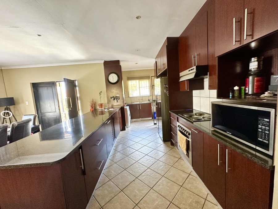 3 Bedroom Property for Sale in Thatchfield Estate Gauteng