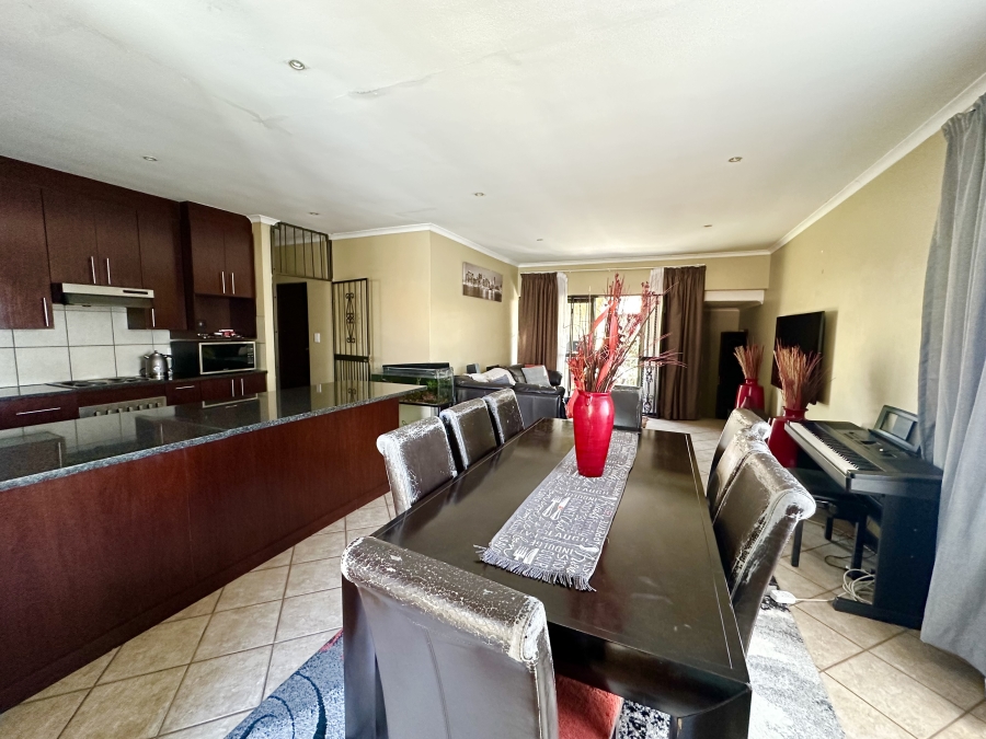 3 Bedroom Property for Sale in Thatchfield Estate Gauteng