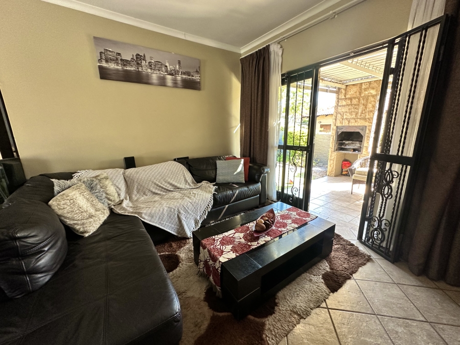 3 Bedroom Property for Sale in Thatchfield Estate Gauteng