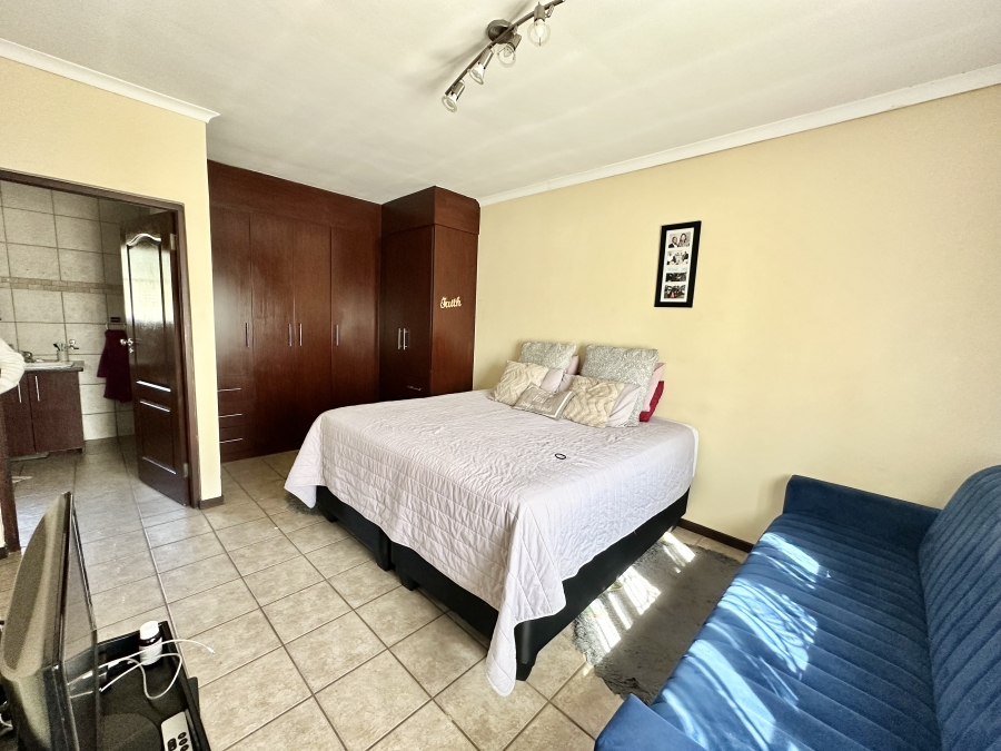 3 Bedroom Property for Sale in Thatchfield Estate Gauteng