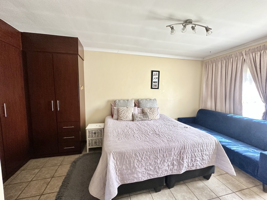 3 Bedroom Property for Sale in Thatchfield Estate Gauteng