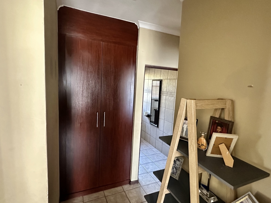 3 Bedroom Property for Sale in Thatchfield Estate Gauteng