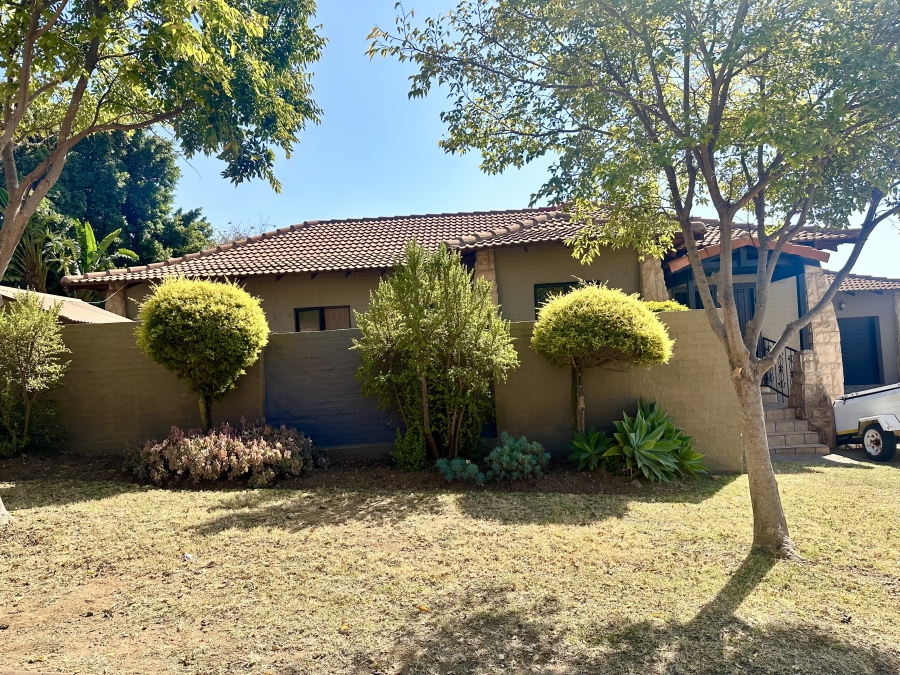 3 Bedroom Property for Sale in Thatchfield Estate Gauteng