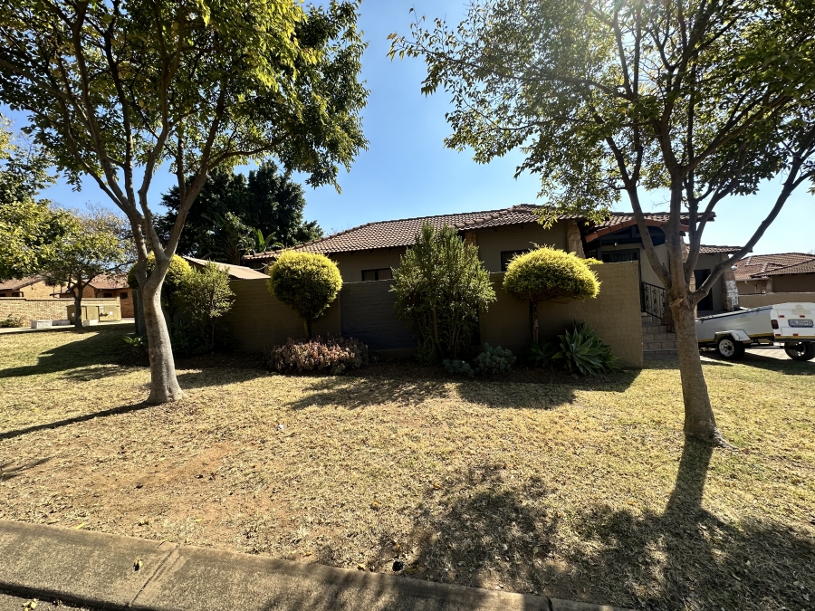 3 Bedroom Property for Sale in Thatchfield Estate Gauteng