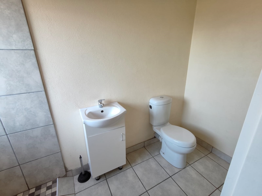 To Let 1 Bedroom Property for Rent in Riversdale Gauteng