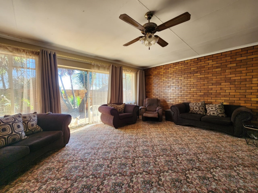 3 Bedroom Property for Sale in Edelweiss Gauteng