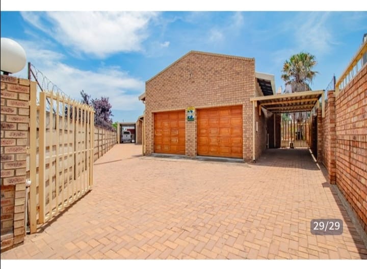 4 Bedroom Property for Sale in Dalpark Proper Gauteng