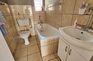 1 Bedroom Property for Sale in Queenswood Gauteng