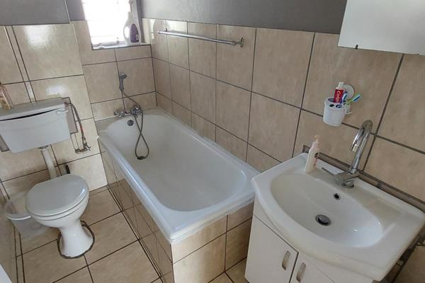 1 Bedroom Property for Sale in Queenswood Gauteng