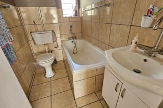 1 Bedroom Property for Sale in Queenswood Gauteng