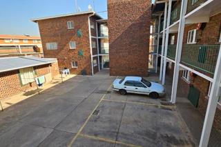 1 Bedroom Property for Sale in Queenswood Gauteng